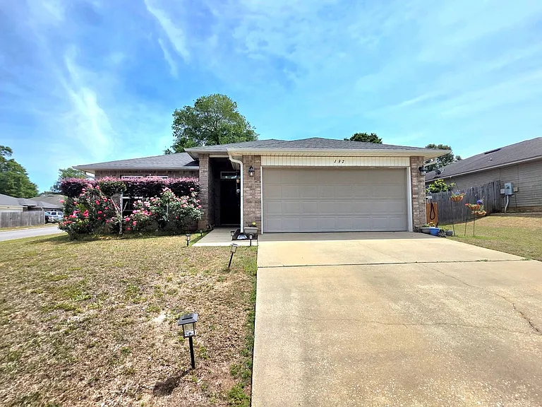 197 Millet Cir — Photo 1