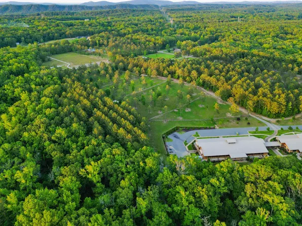 12433 Raindrop Ln, Little Rock, AR 72210