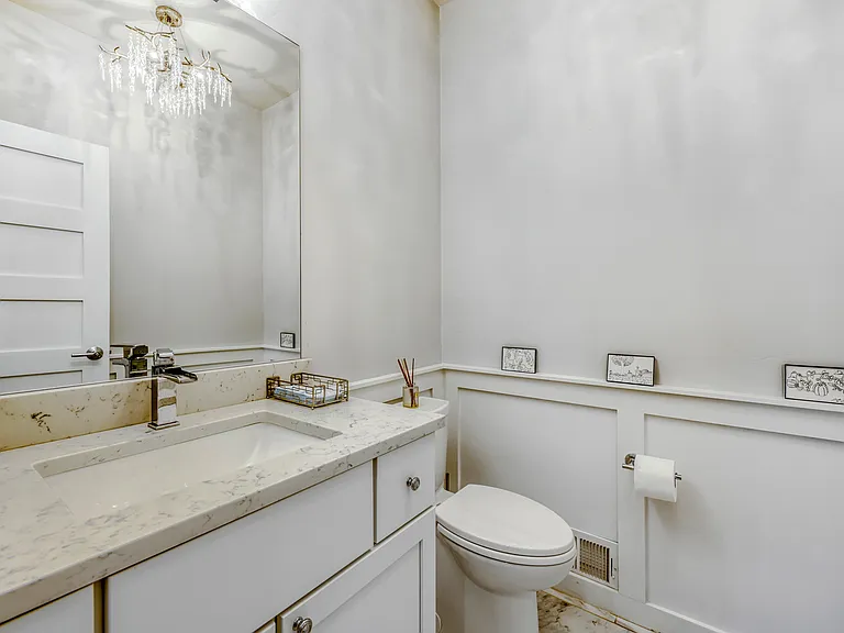 4500 Utica St — Photo 10