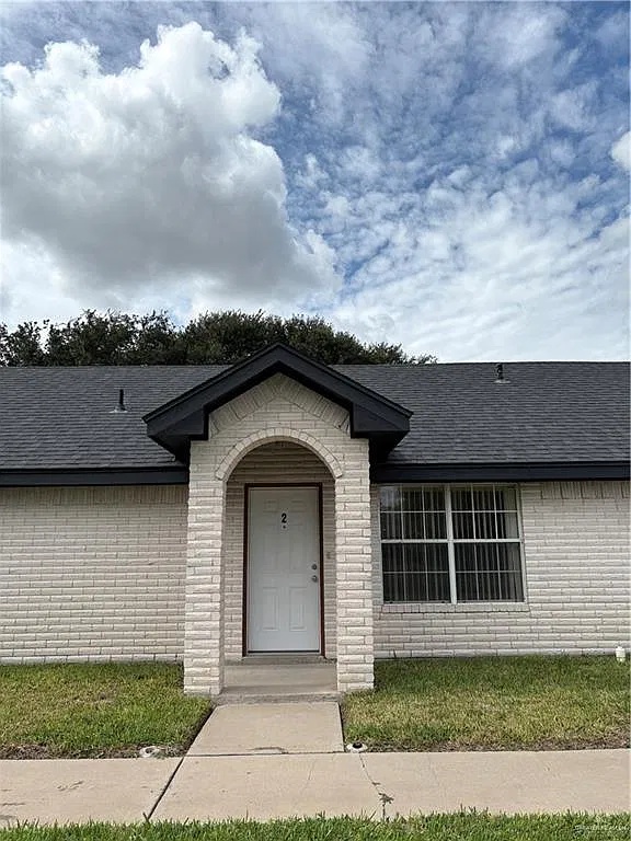 2 bed, 2.0 bath, 1000 sqft, $1,000 — Photo 2