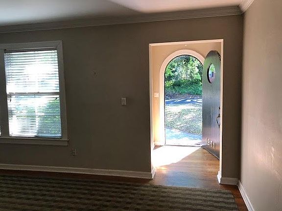 3rd image of 1271 Woodward Ave