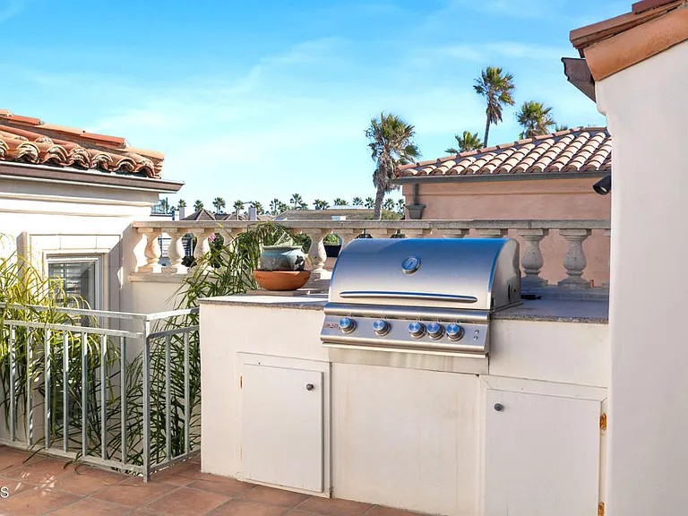 1571 Mandalay Beach Rd — Photo 18