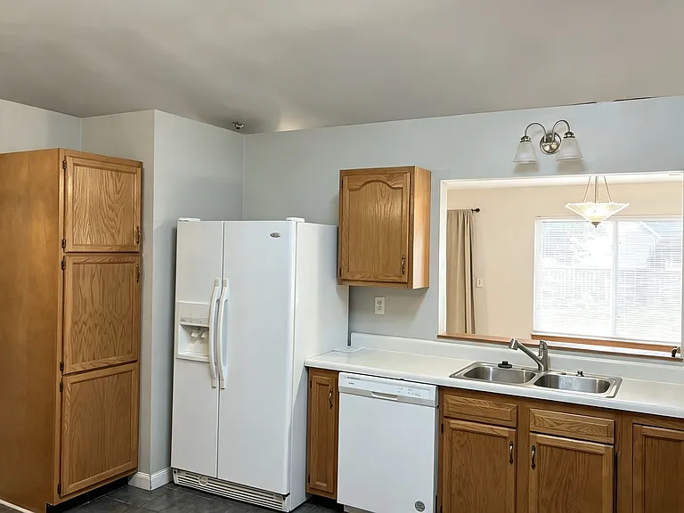 4327 Hadley Ct — Photo 4