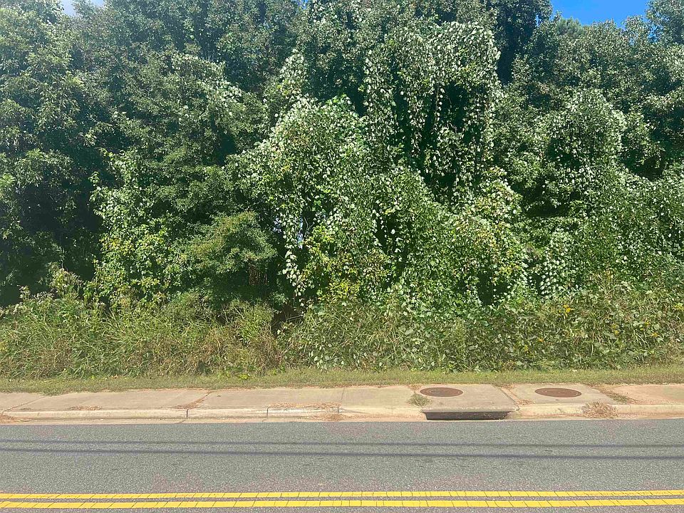 2nd image of 304 Shoreham Ln