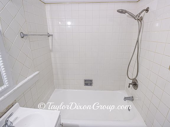 5th image of 7147 S Constance Ave #3E
