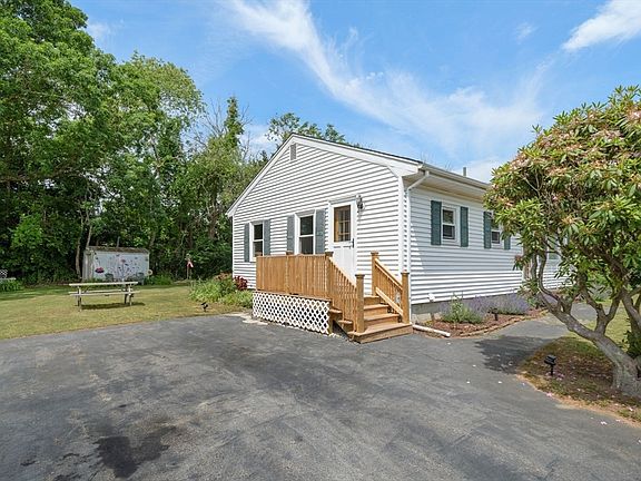 5th image of 9 Mowry St