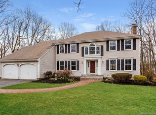 10 Concord Pl, Avon, CT 06001