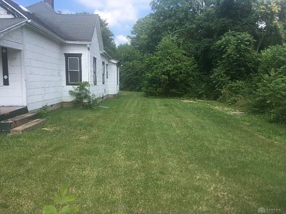 3rd image of 121 Mia Ave