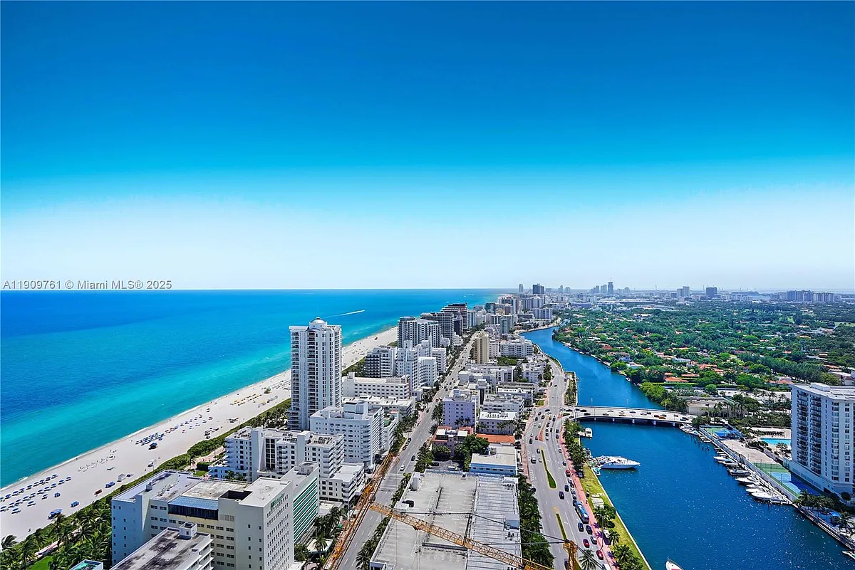 Building Photo - 4401 Collins Ave #PENTHOUSE