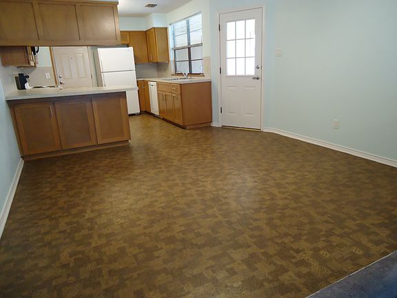 4th image of 1911 Ash Cir