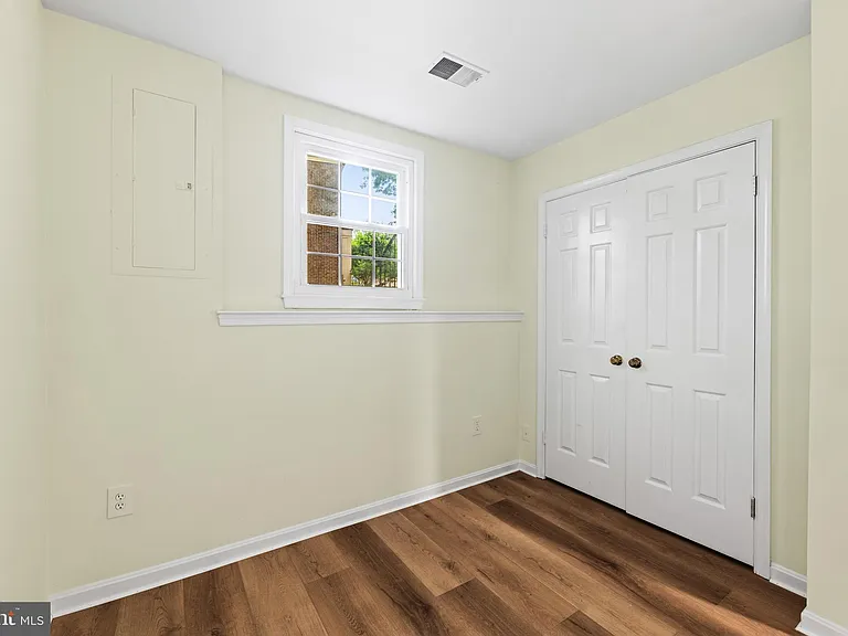 2615 Chivalry Ct — Photo 42
