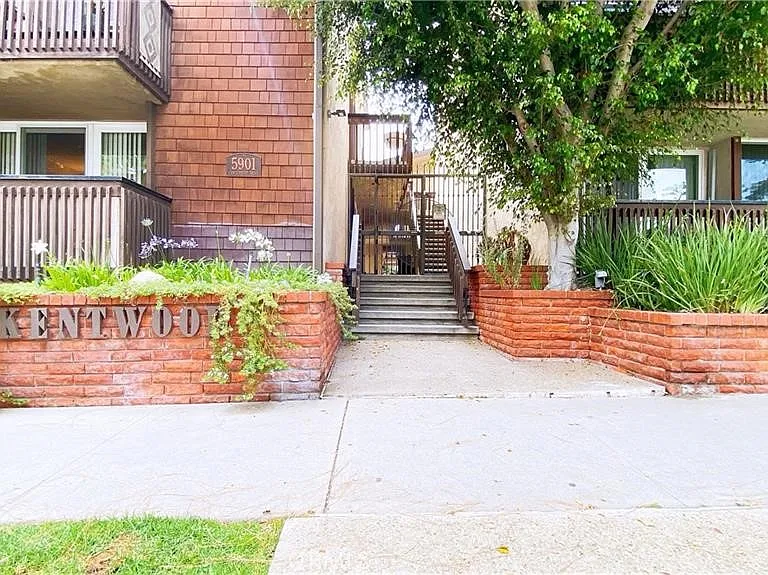 5901 Canterbury Dr #11 — Photo 1