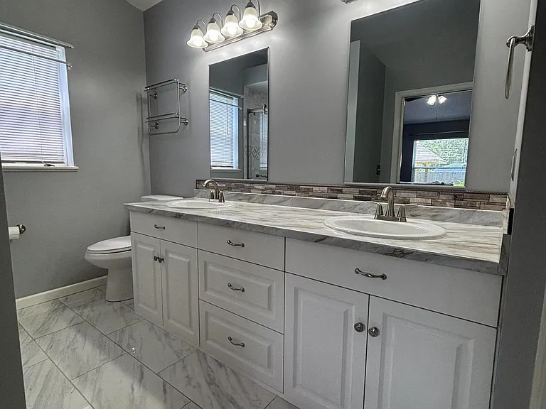 2274 SE Longhorn Ave — Photo 6