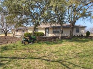105 N Dewberry Creek Trl, Hutto, TX 78634