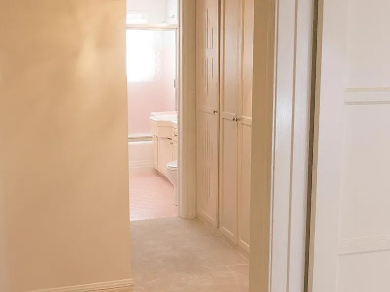 438 S Palm Dr #D — Photo 11