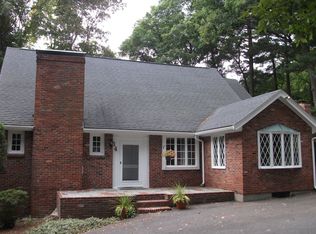 14 Berwick Pl, Norwood, MA 02062
