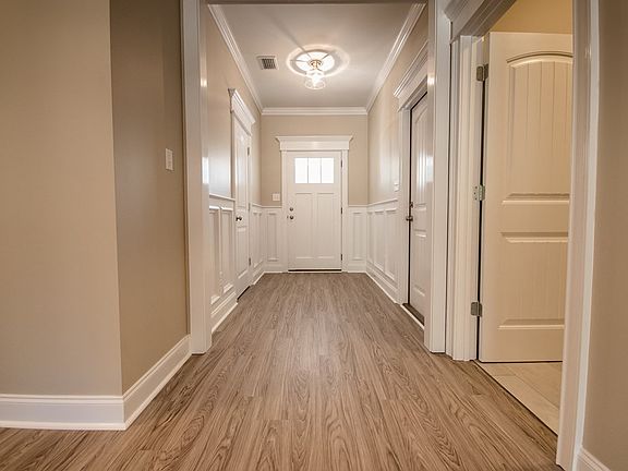3rd image of 111 Whippoorwill Dr