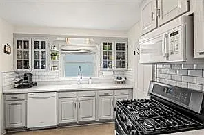 839 Elmwood Ave — Photo 9