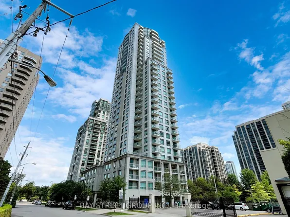 21 Hillcrest Ave, Toronto, ON