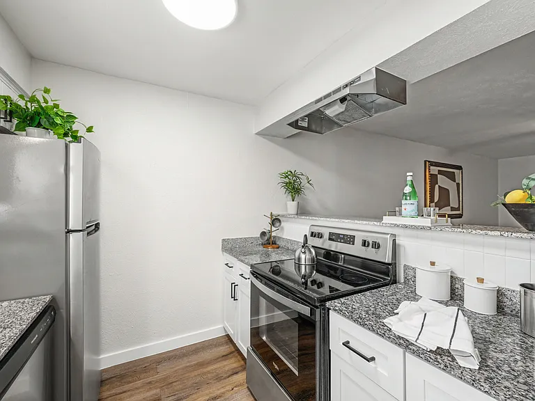 The Alista Apartments — Photo 15