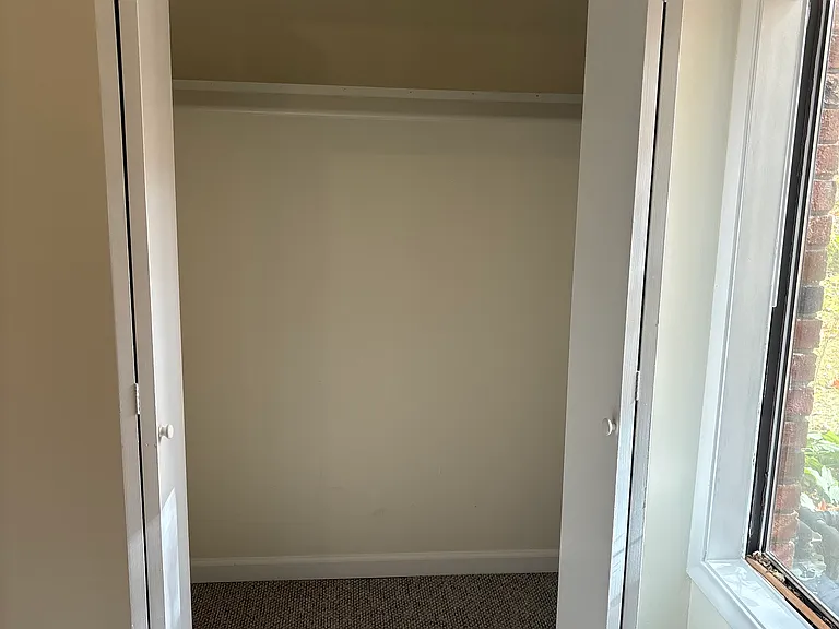 10 Woodsedge Dr — Photo 3