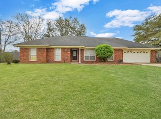 937 Hunters Run Rd, Hinesville, GA 31313