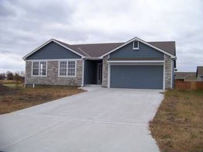 602 W 3rd Ter, Wellsville, KS, 66092