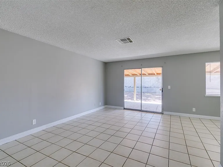 4732 Chantilly Ave — Photo 7