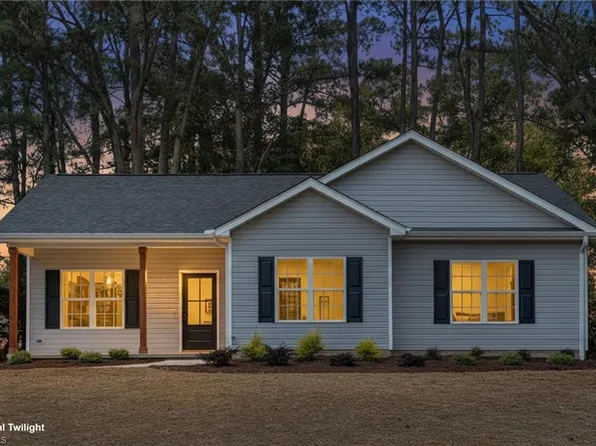 807 Claymore Ct, Reidsville, NC 27320