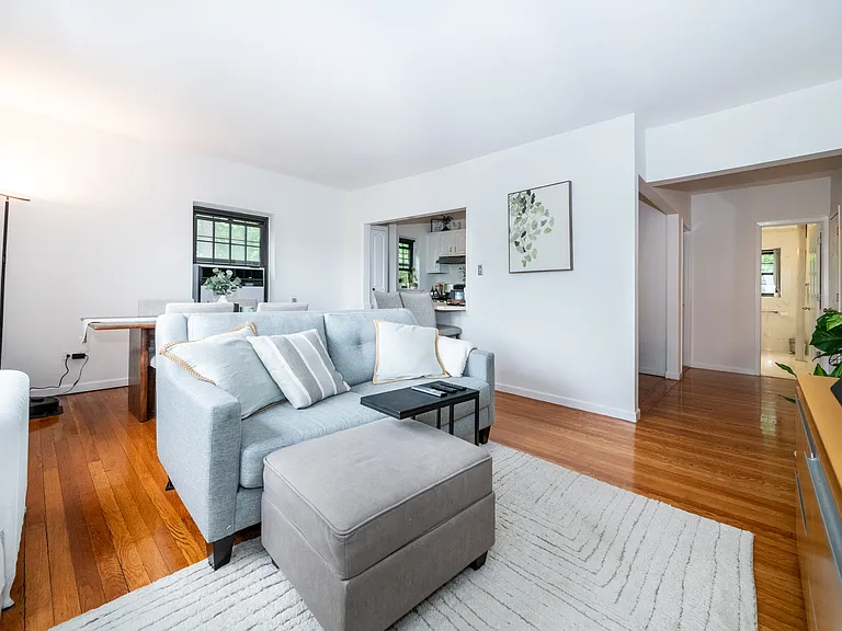 1456 Boston Post Rd — Photo 2