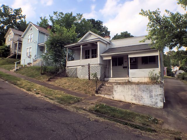 1st image of 706 9th St