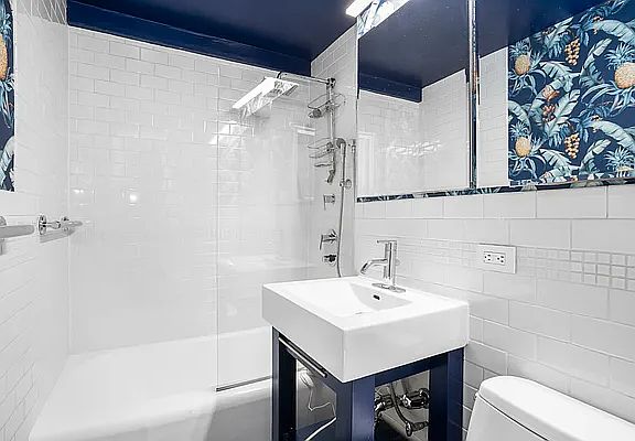 5th image of 120 E 36th St APT 8F