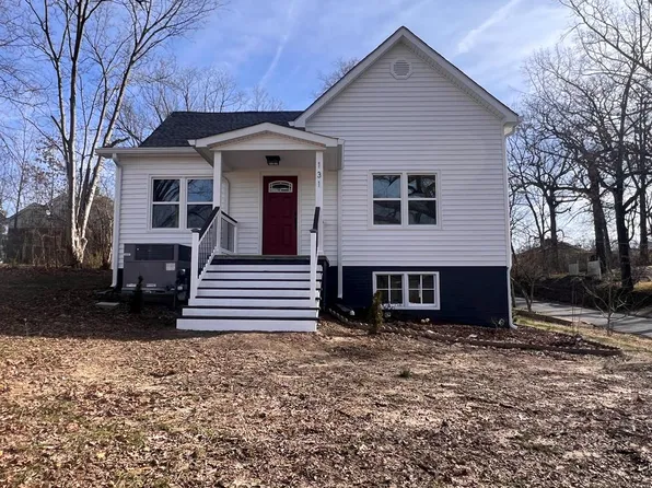 131 S Church Ave, Camden, TN 38320