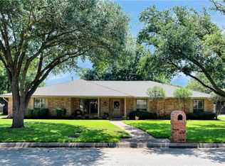 5525 Full Moon Dr, Fort Worth, TX 76132