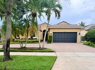 1032 NW 139th Ter, Pembroke Pines, FL 33028