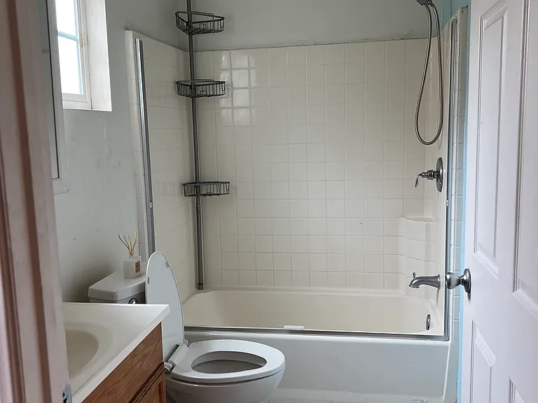 2nd Bathroom