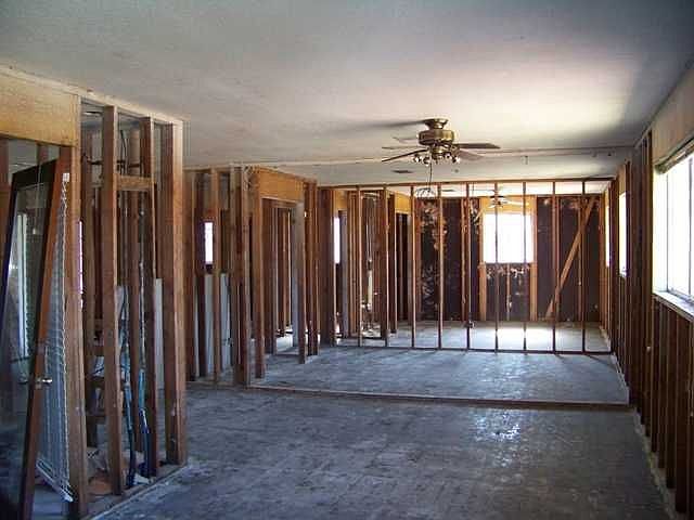 2nd image of 414 Nancy Dr