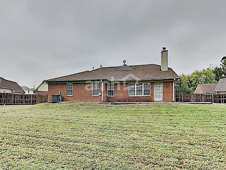 9289 Oakengate Cv — Photo 18