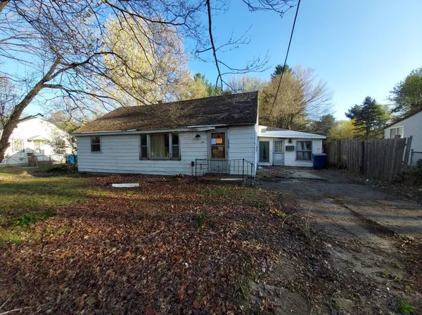 2587 McKinley St, Kalamazoo, MI 49004