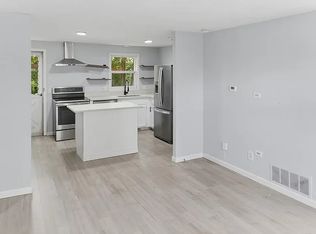 325 Washington St APT A, West Warwick, RI 02893