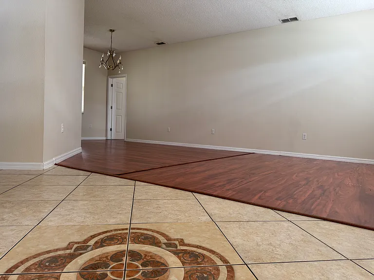 510 Bromley Ct — Photo 11