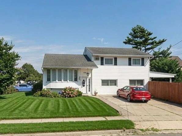 245 Seaford Ave, Massapequa, NY 11758