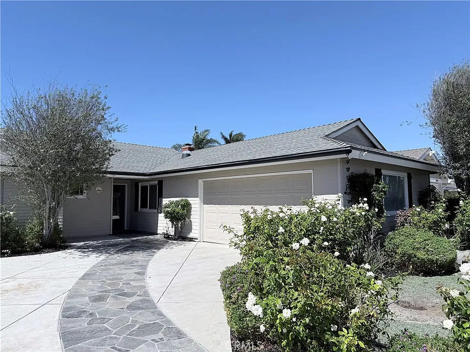 21061 Miramar Ln