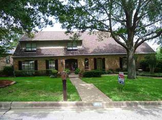 6015 Foxcroft Rd, Tyler, TX 75703