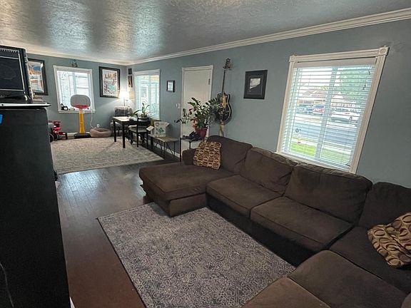 4th image of 427 E Leslie Ave