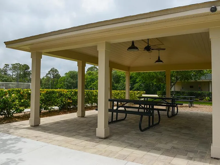 Neighborhood Picnic Areas Steps from Vacation Home