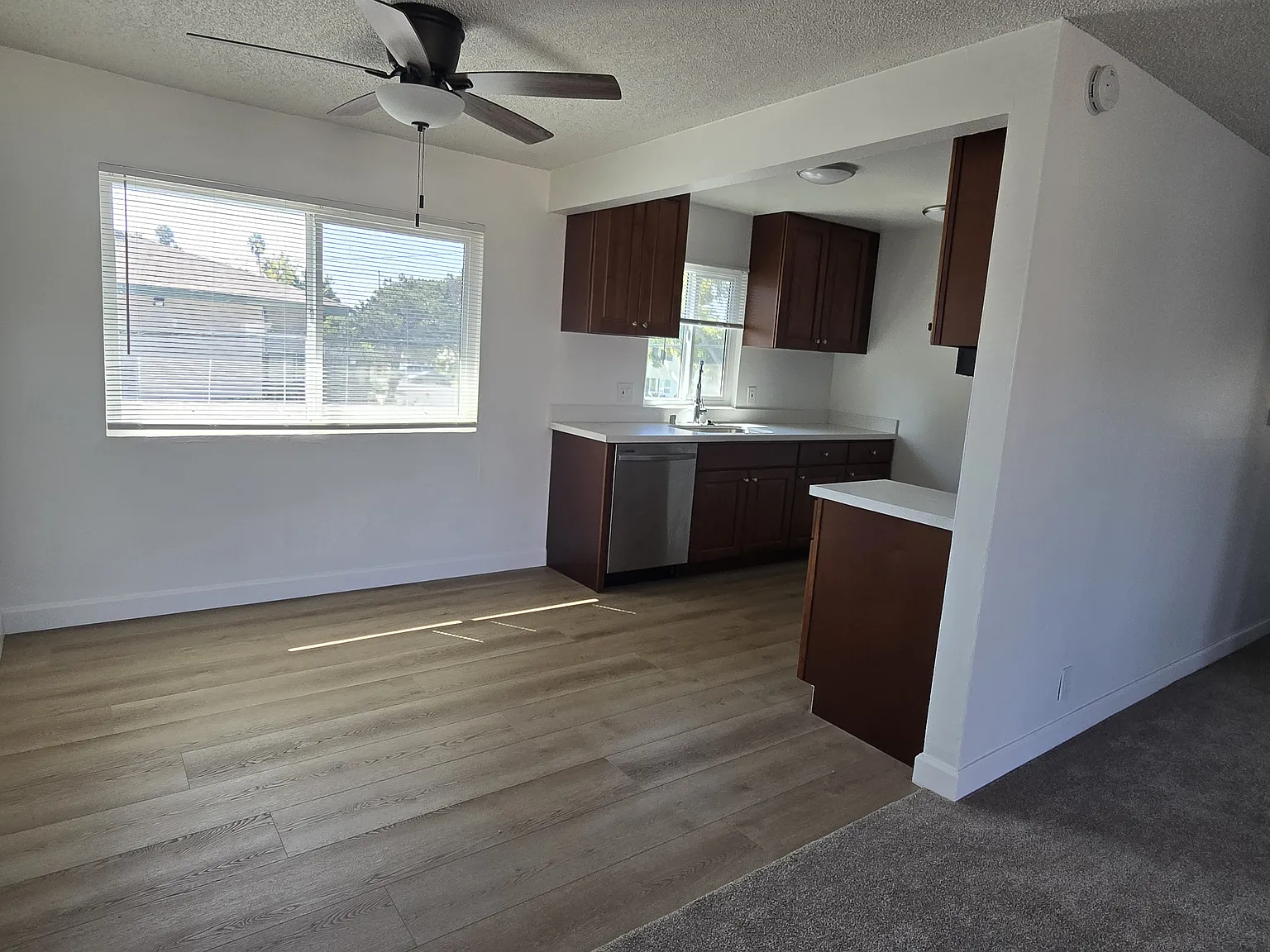 2 bed, 945 sqft, $2,695 — Photo 3