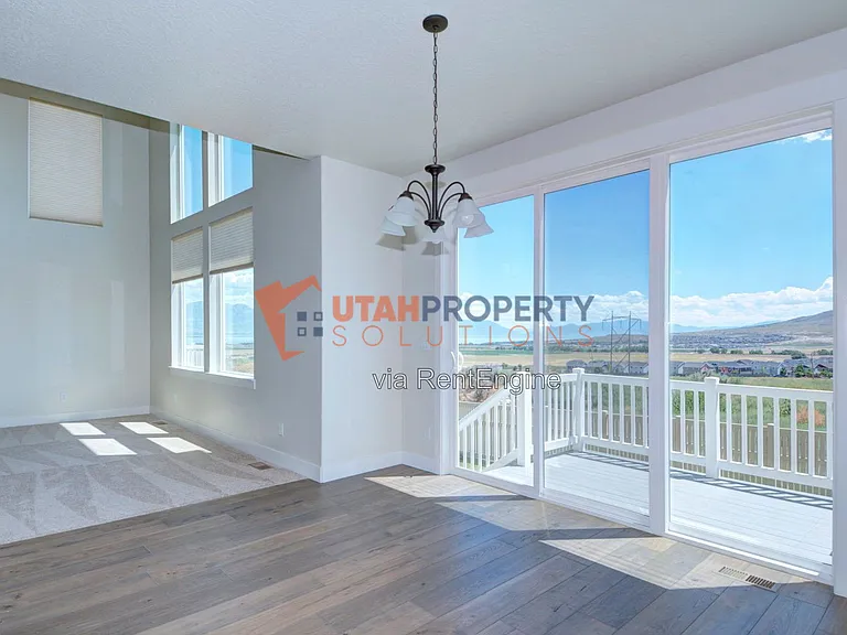 1353 W Quailhill Rd — Photo 14