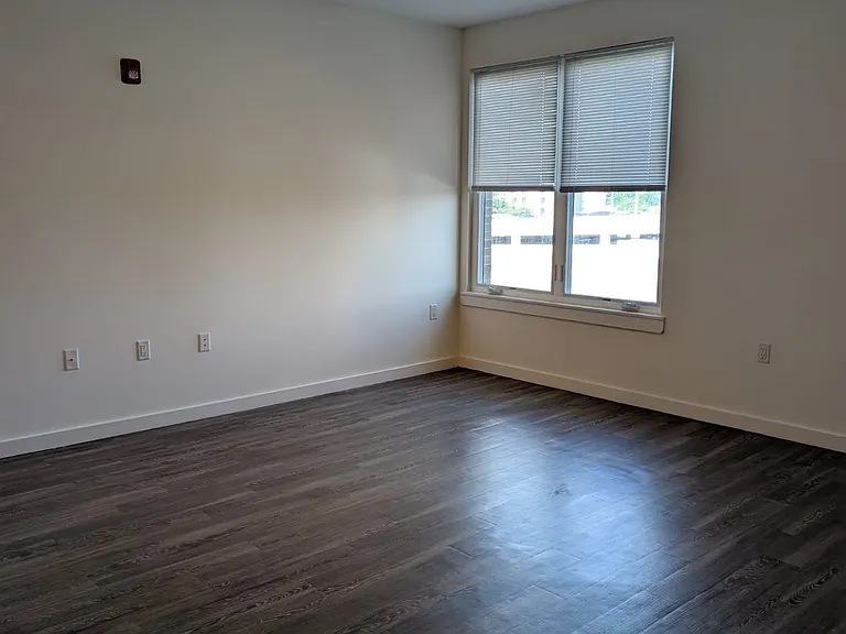 687 Ocean Ave #405 — Photo 7