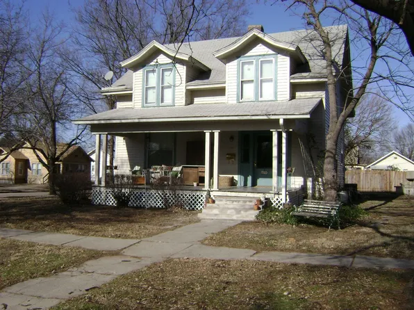 802 E 8th Ave, Winfield, KS 67156